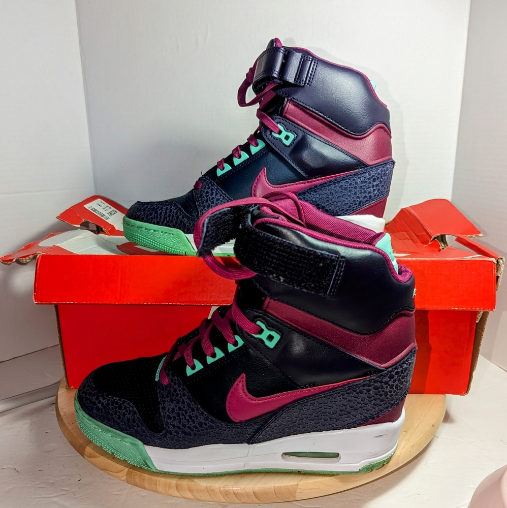 Nike Revolution Sky Hi Women's 9